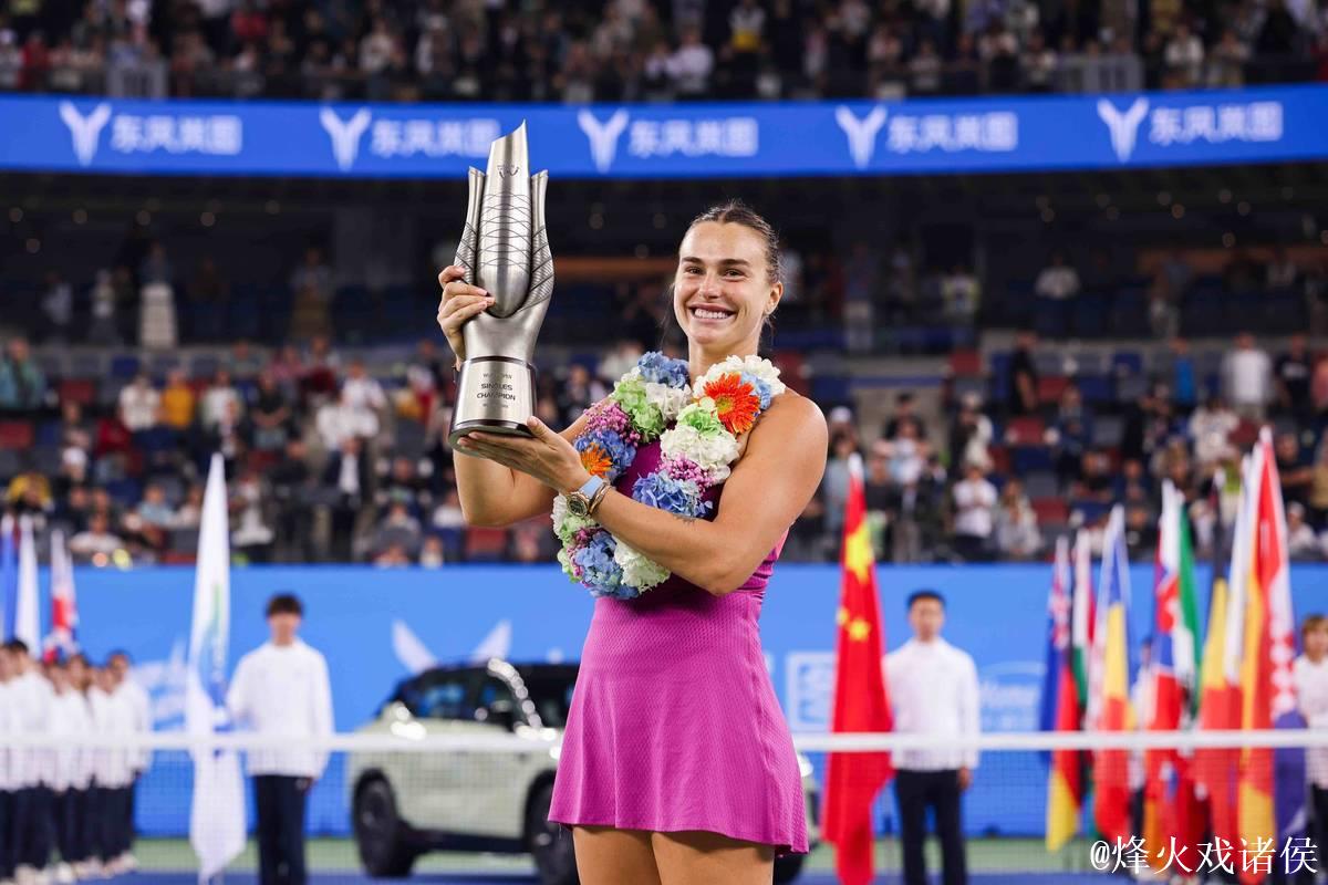 武汉网球公开赛收获竞燃之夜“年度瞩目赛事”奖 武汉网球公开赛收获竞燃之夜“年度瞩目赛事”奖