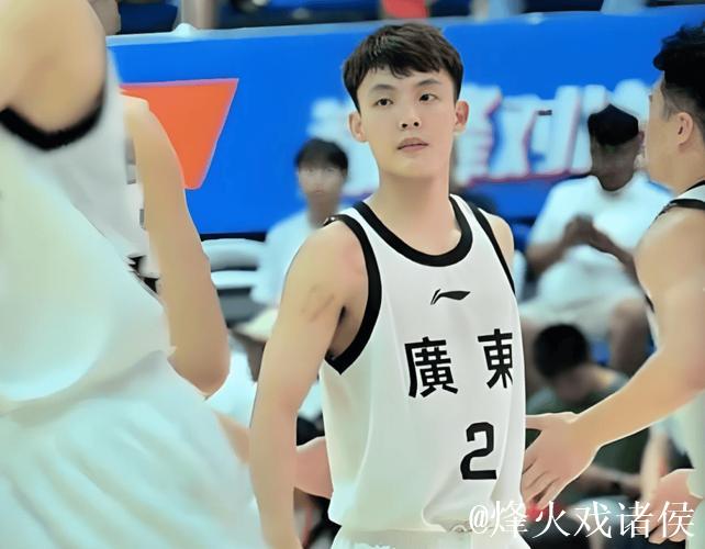 徐杰关键三分张洪硕18分 广东险胜浙江取2连胜